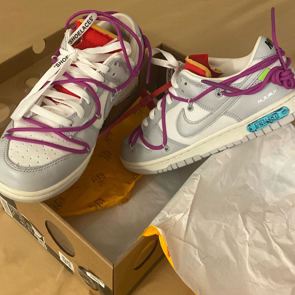 Like New Off White x Dunk Low Sz: 7.5